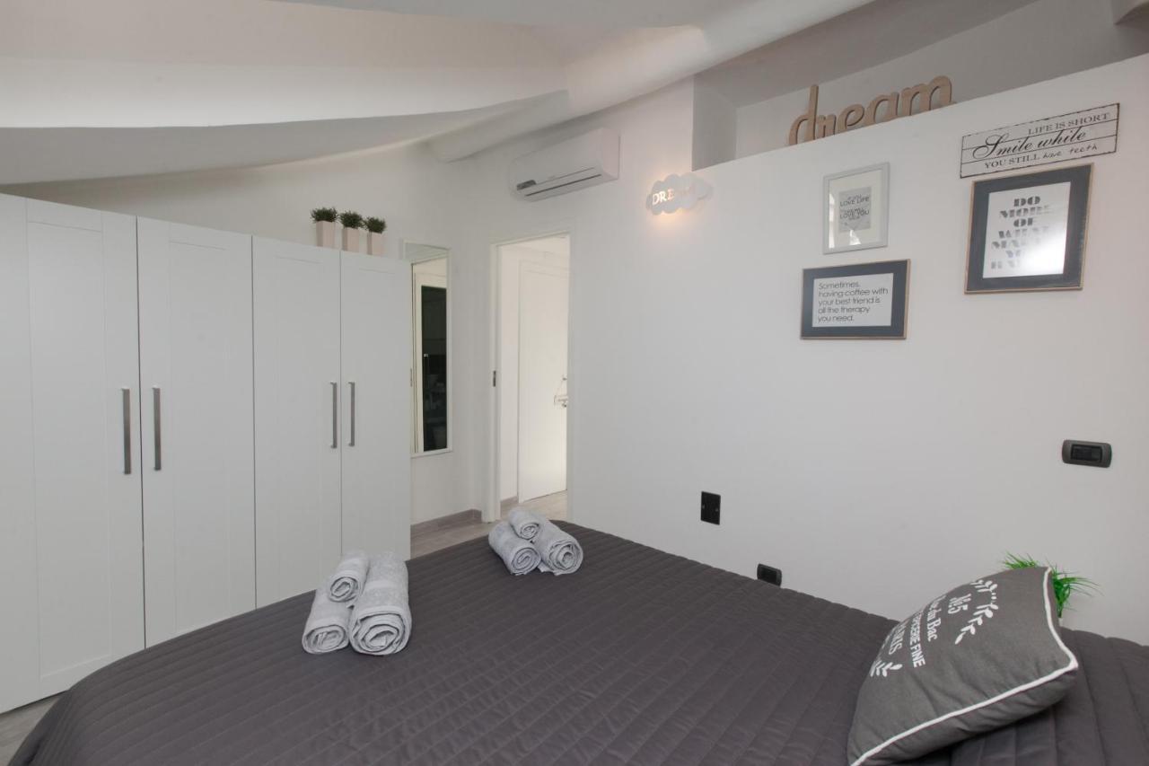 Amazing And New Penthouse In City Center Milano Eksteriør billede
